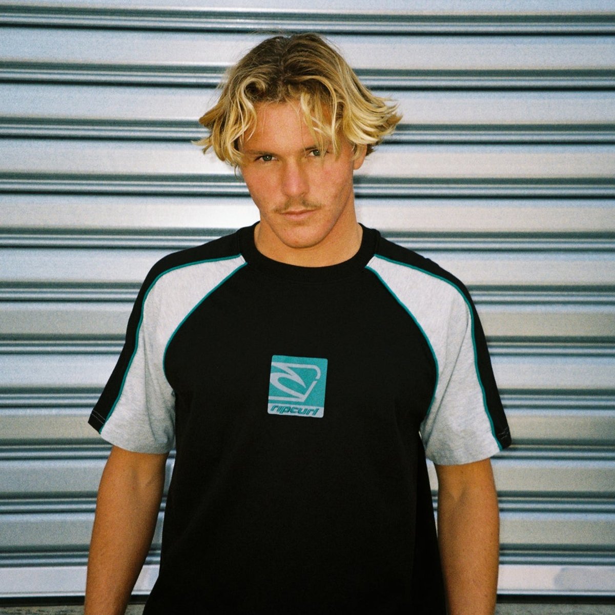 T-shirt brodé ARCHIVE 69 Boxy noir, RIP CURL