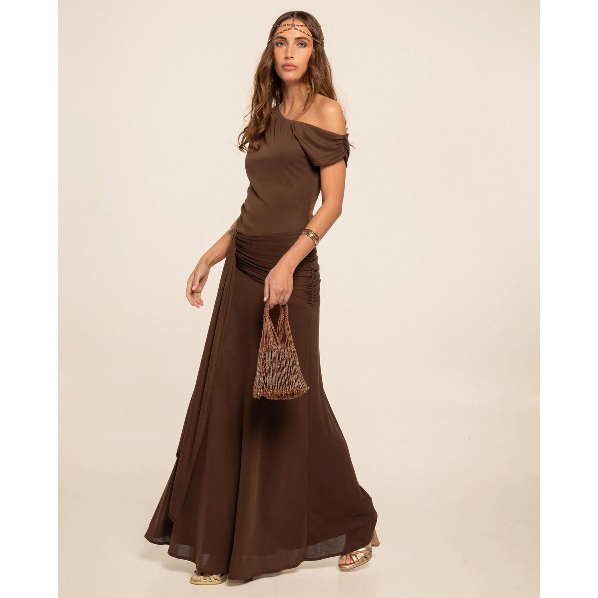 Robe longue en maille à manche asymétrique avec ceinture de femme marron, THE-ARE