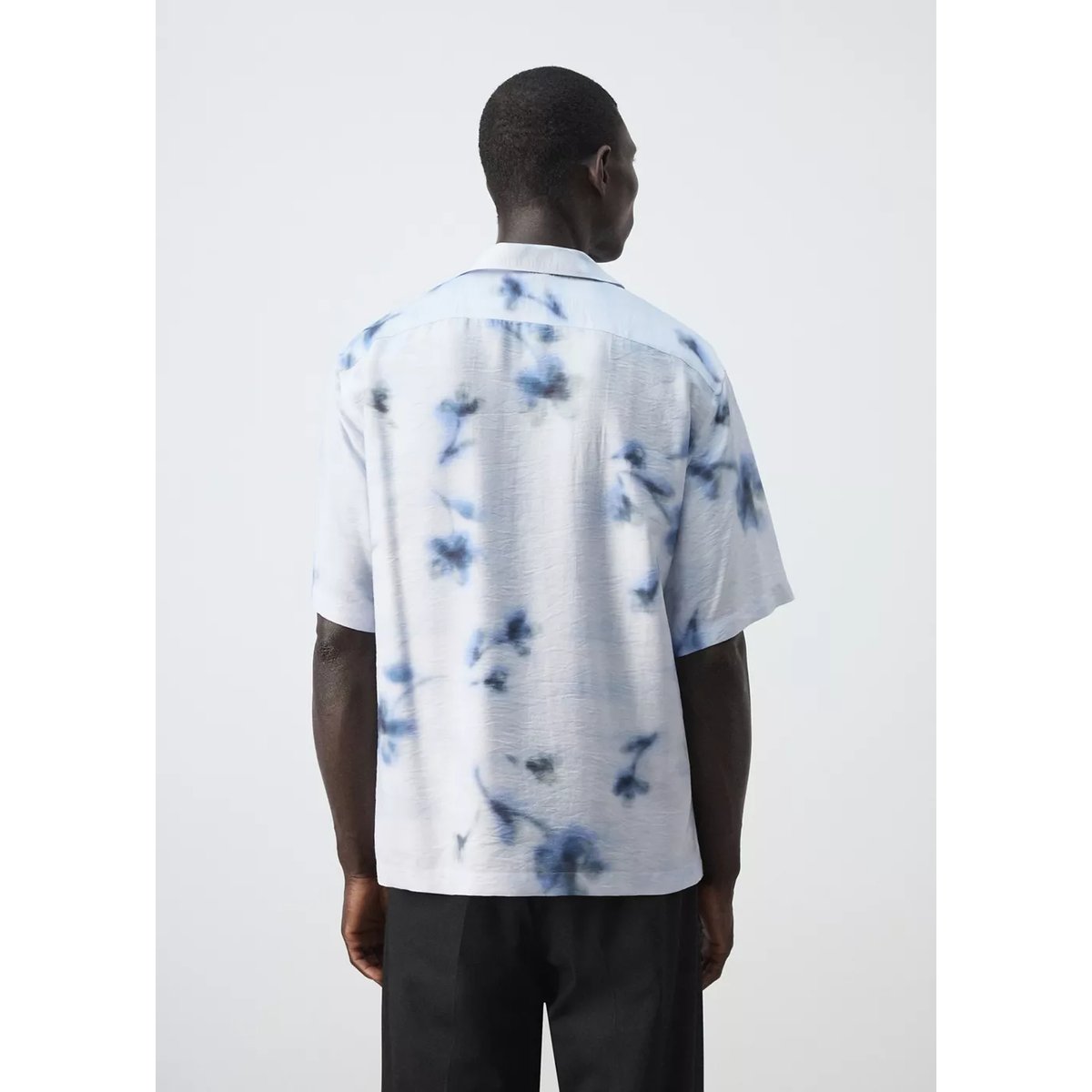 Chemise regular fit en imprimé floral bleu, MANGO MAN