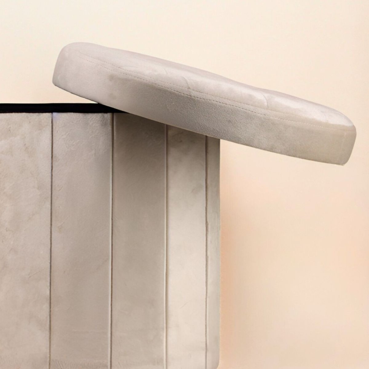 Pouf coffre en velours 38cm beige, ORNAMI