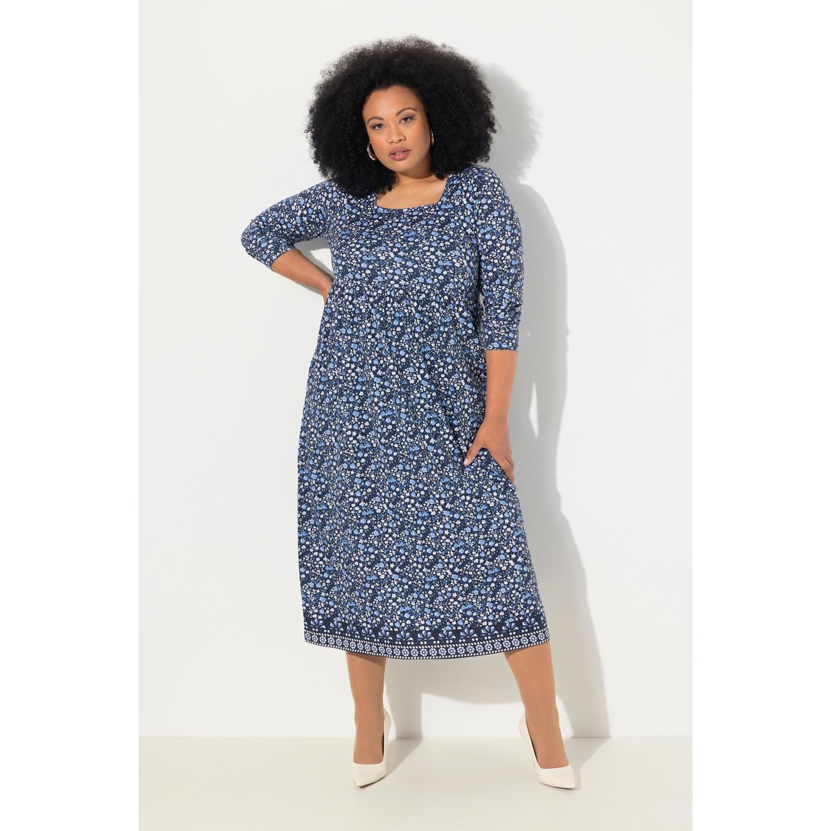Robe en jersey avec poches marine, ULLA POPKEN