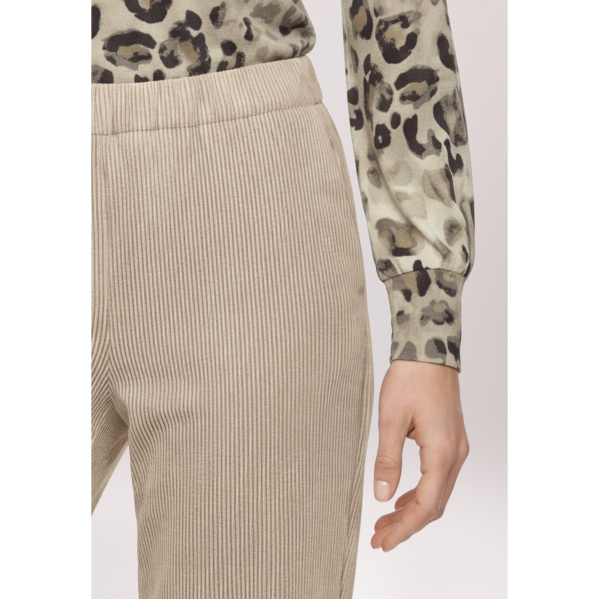 Pantalon à enfiler à poches extérieures taupe, BETTY BARCLAY