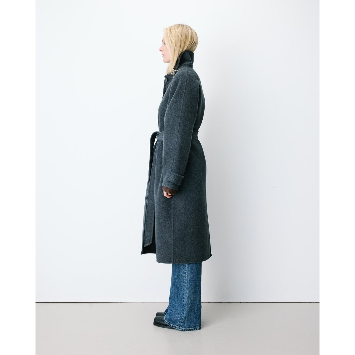 Manteau long en laine mélangée ceinturé sable Adam anthracite, GRACE & MILA