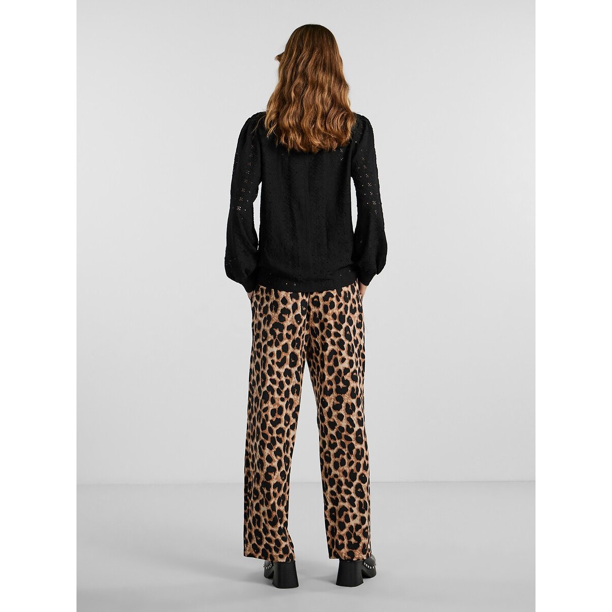 Pantalón de leopardo, talle alto estampado de leopardo, PIECES