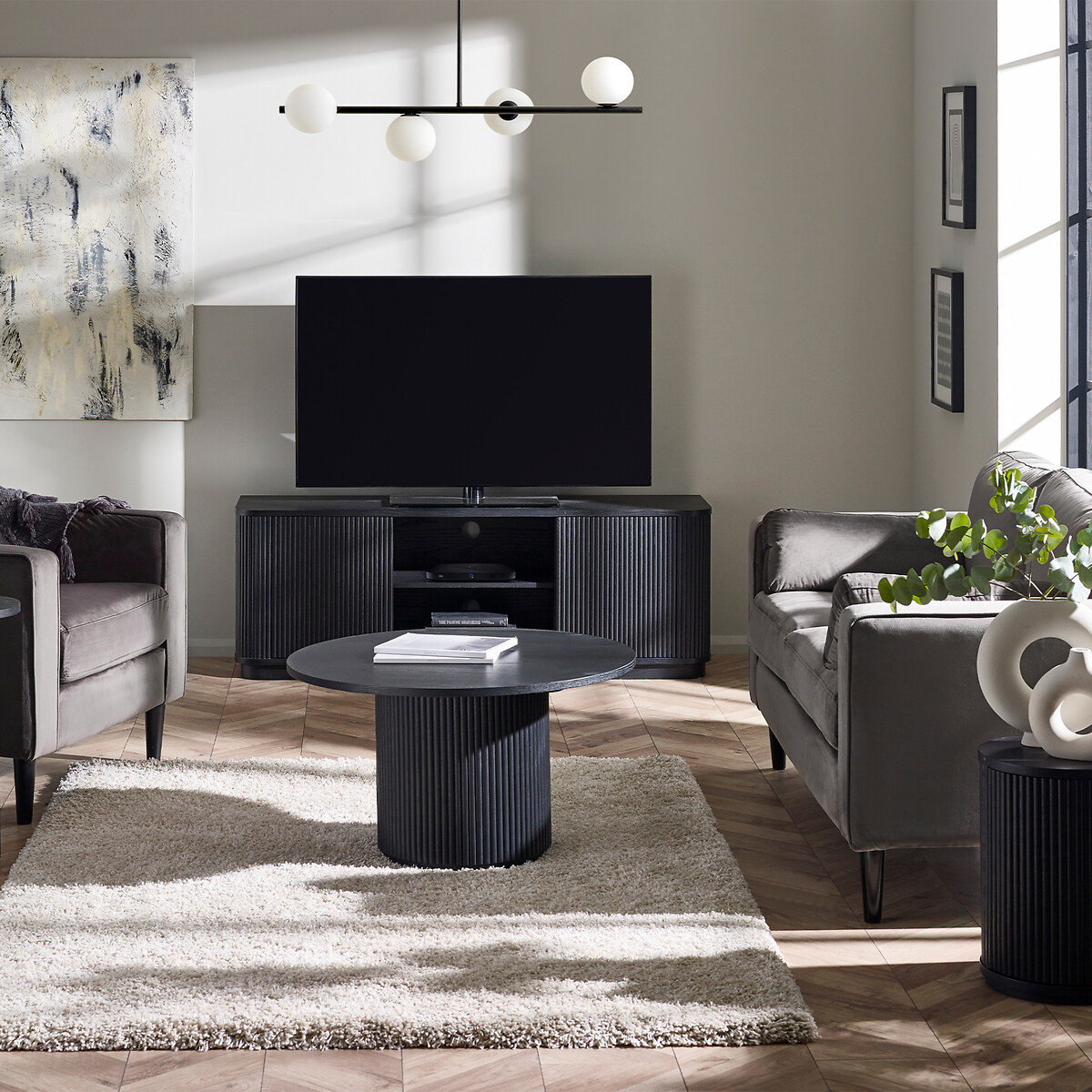Lucien Fluted Wood Round Coffee Table black, SO'HOME