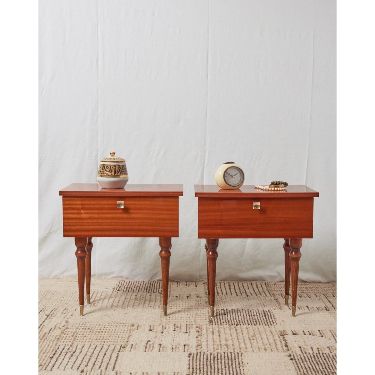 Paire de chevets en bois verni Maïa N°672 - Bon état bois clair, DEBONGOUT