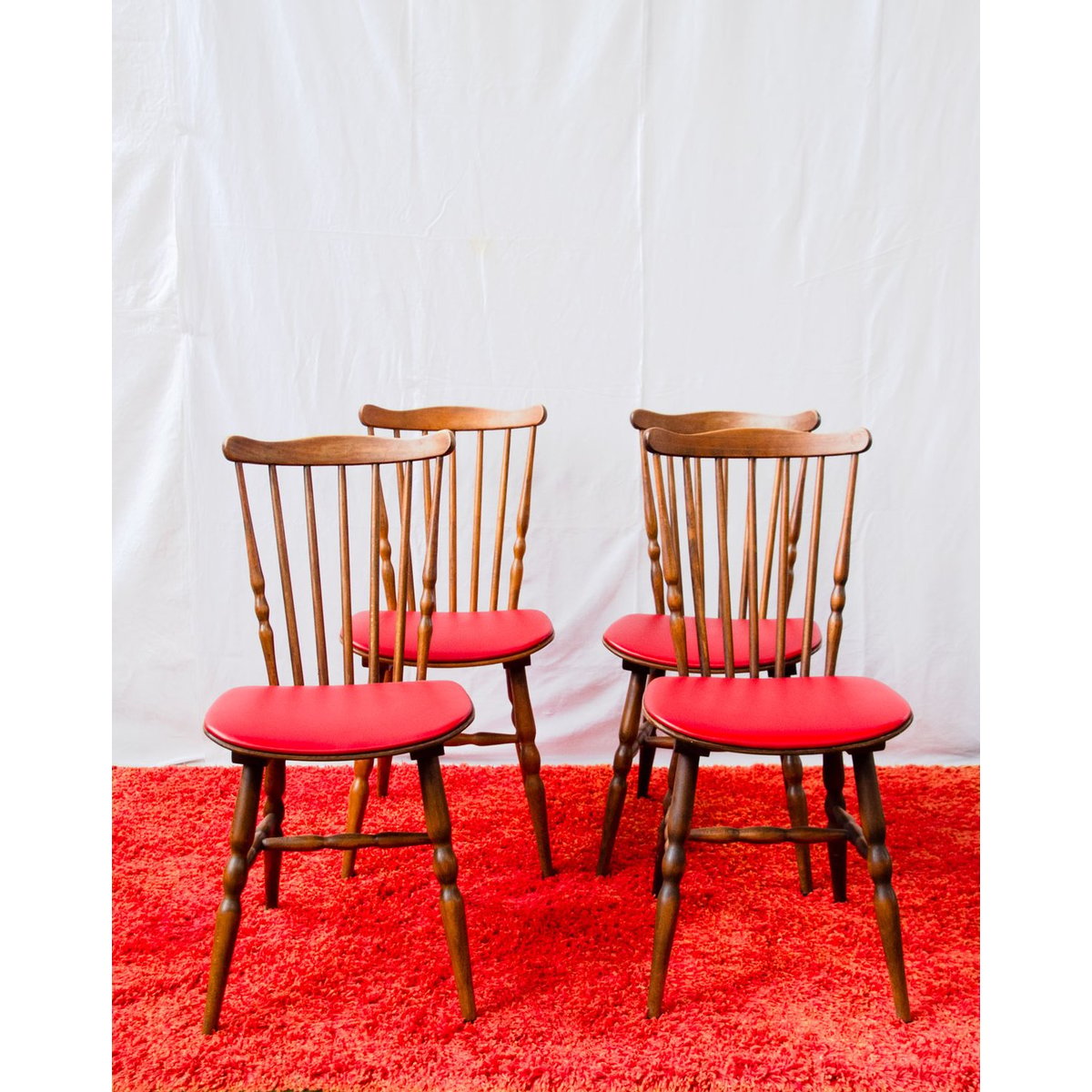 Lot de 4 chaises en bois et skaï Claude N°1737 - Bon état bois foncé, DEBONGOUT