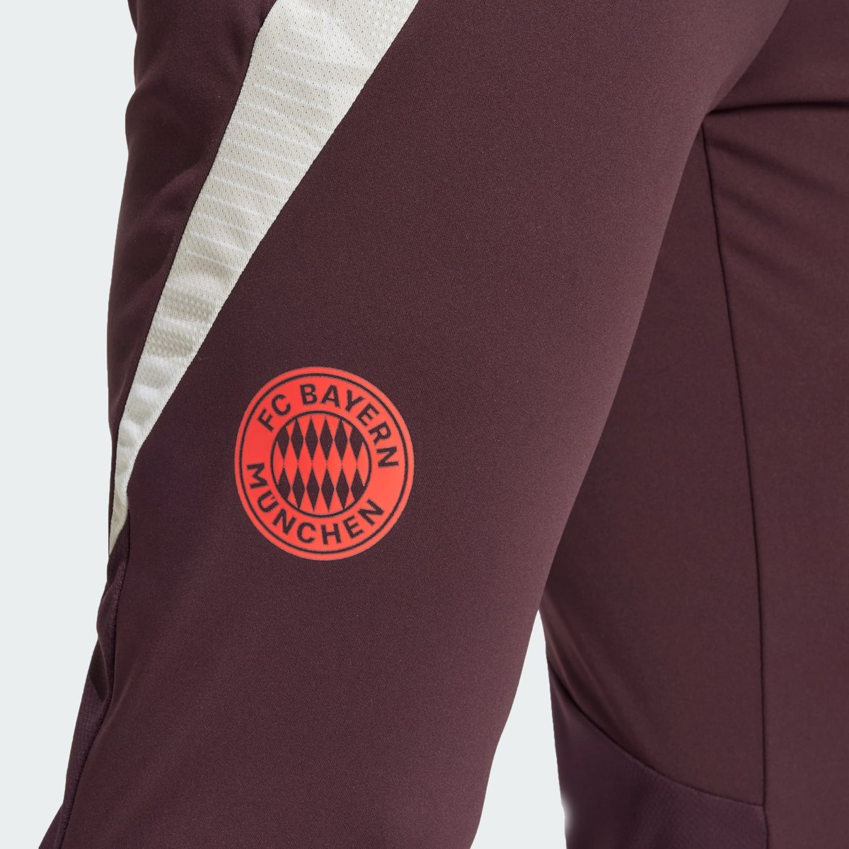 Pantalon d'entraînement FC Bayern Tiro 24 shadow maroon / red, adidas Performance