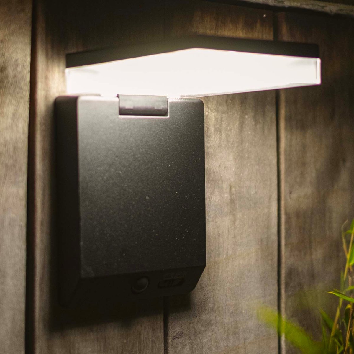 Applique murale solaire MOZE SOLAR matt black, LUMISKY
