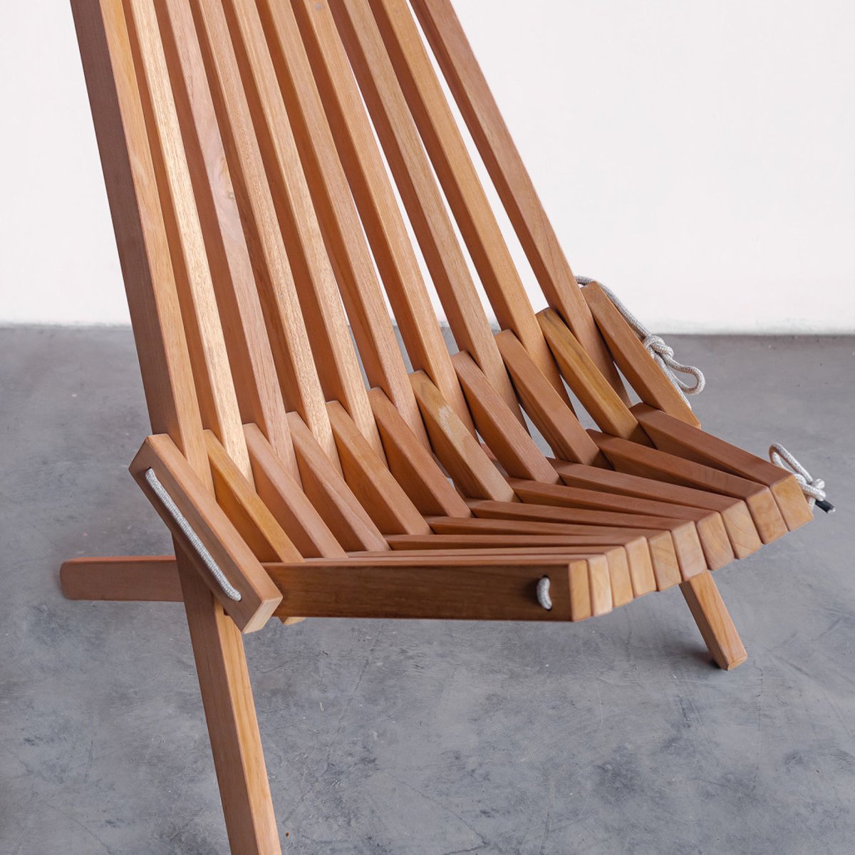 Chaise de jardin en teck avec coussin appuis tête blanc Relax naturel, WANDA COLLECTION