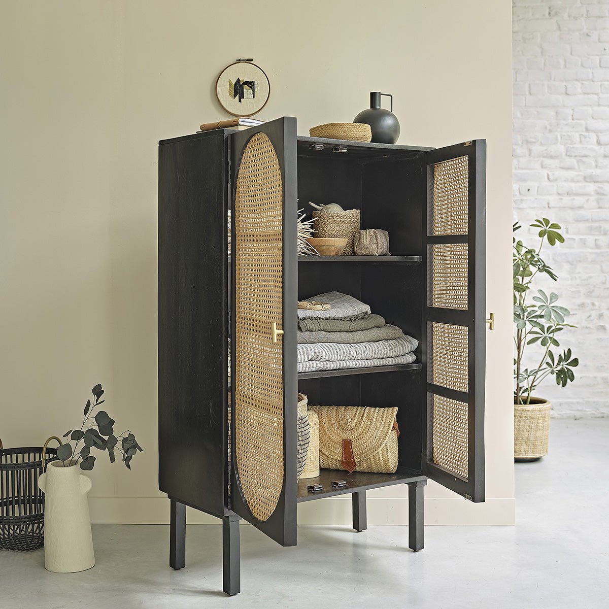 Armoire 2 portes en bois massif et cannage ZULMA noir, BERAH GETAH