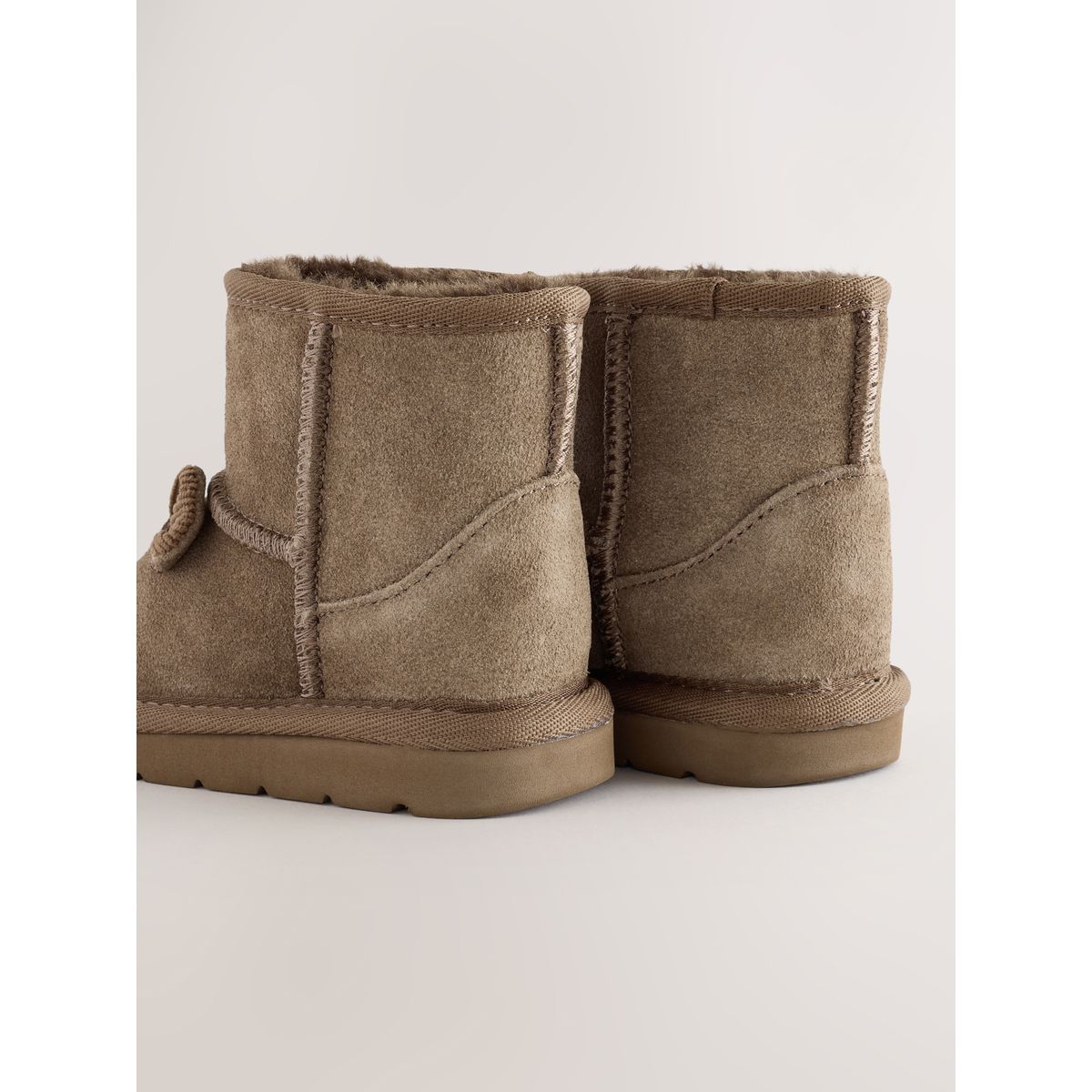 Bottes à enfiler en daim déperlant ours brun chocolat, NEXT