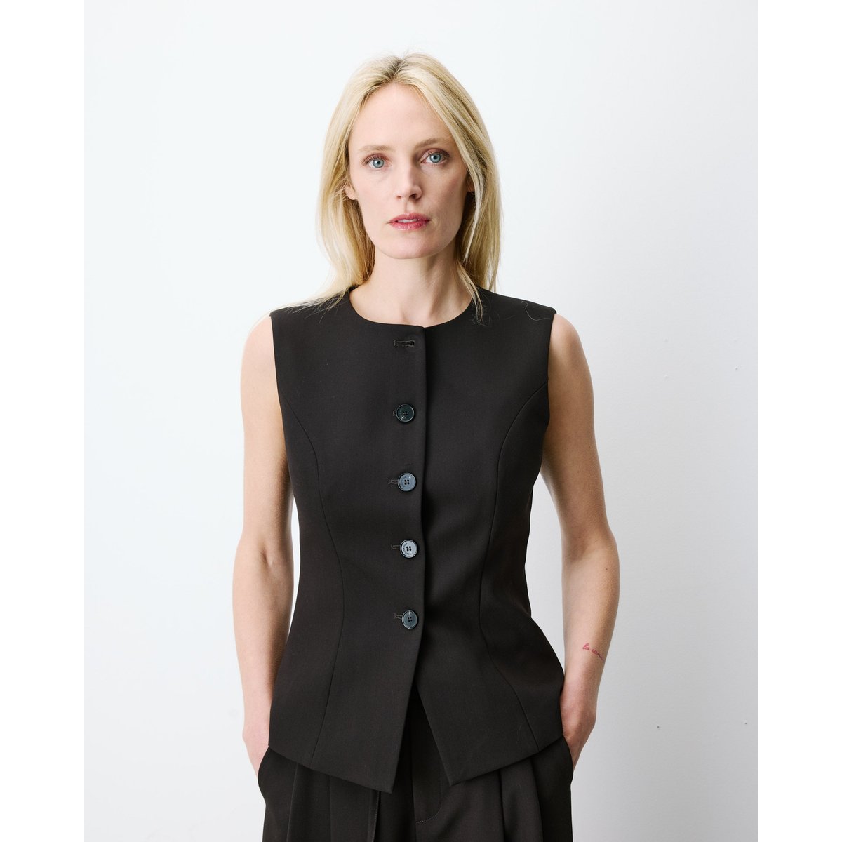 Gilet tailleur col rond boutonné chocolat Aristide chocolat, GRACE AND MILA