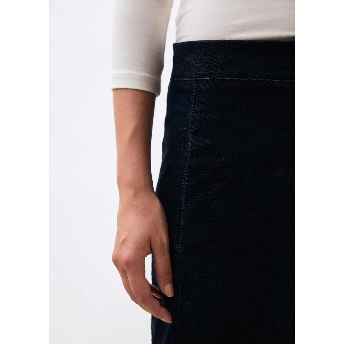 Pantalon large 7/8ème en velours marine, HUMILITY
