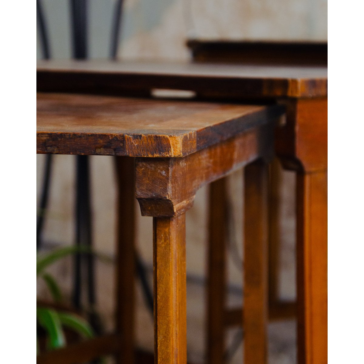 Table gigogne en marqueterie Barbara N°152 - Bon état bois foncé, DEBONGOUT