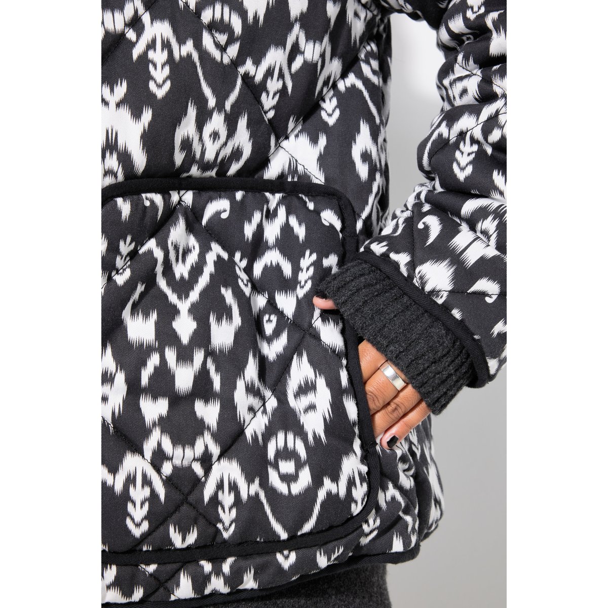 Veste matelassée, coupe Boxy noir, STUDIO UNTOLD