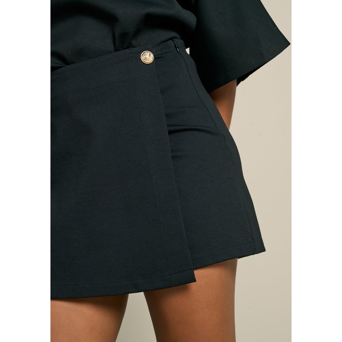 Jupe-short portefeuille noir, LOLALIZA