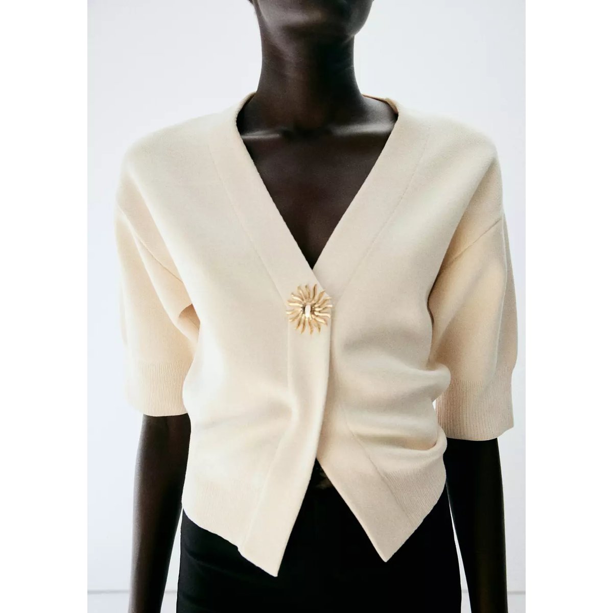 Cardigan maille bouton bijou écru, MANGO