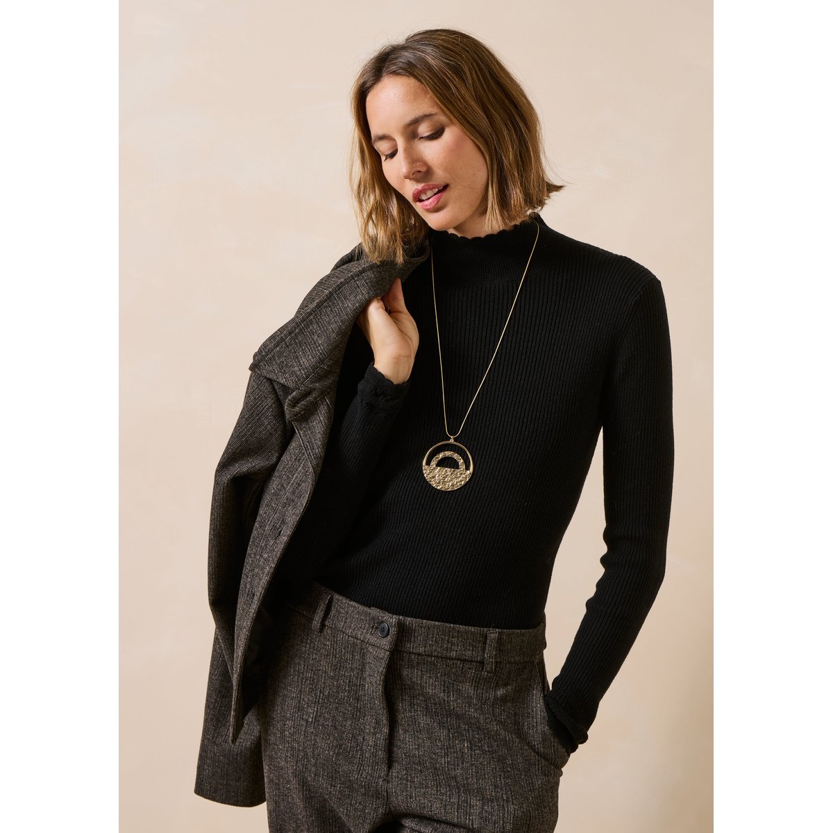 Collier sautoir à pendentif rond light gold, LA FEE MARABOUTEE