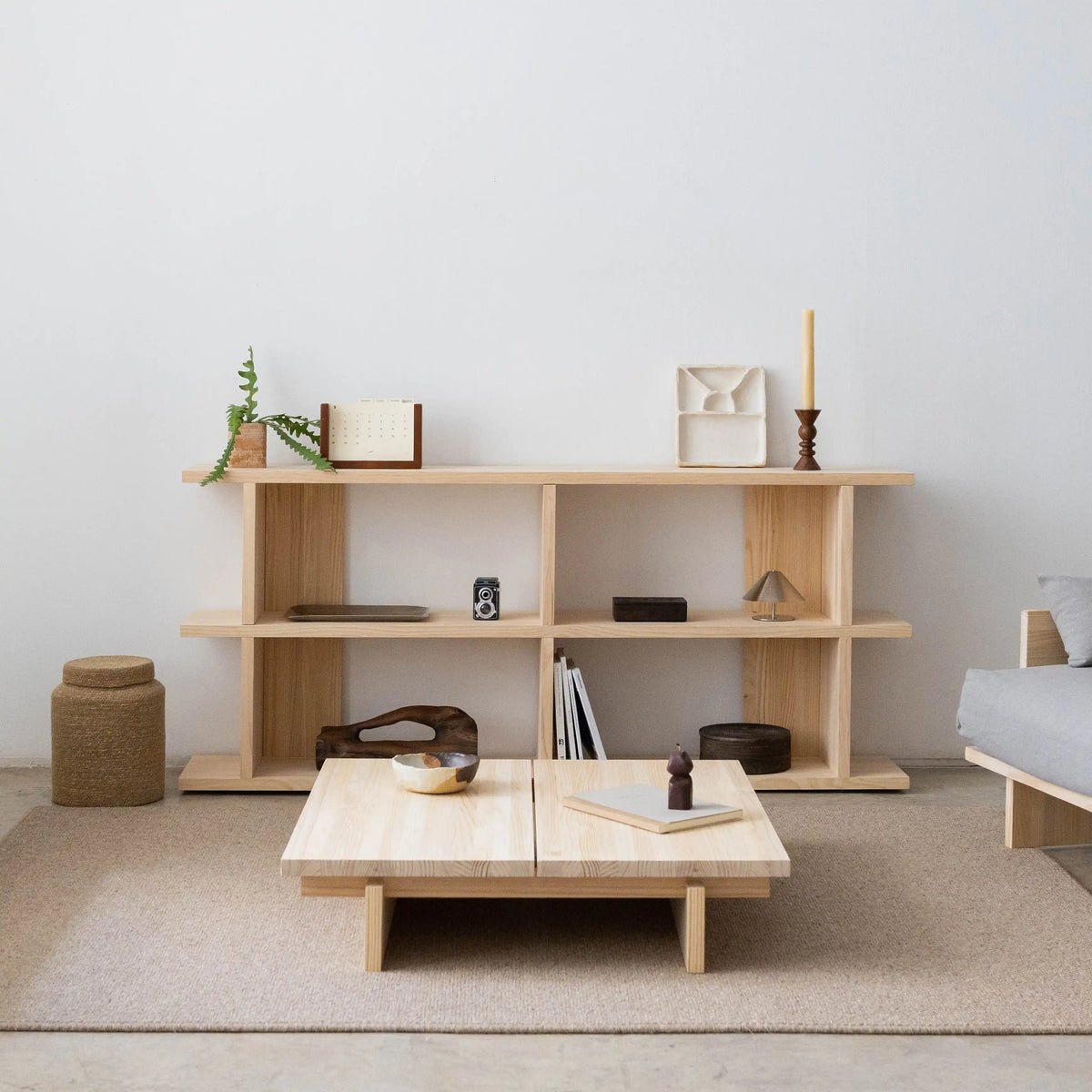 Bibliothèque en pin massif verni MONTGÓ 2x2 bois clair, NAAN FURNITURE