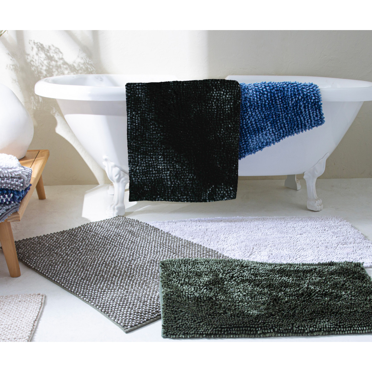 Tapis de bain chenille fil doré SHINY #ecffff, GUY LEVASSEUR
