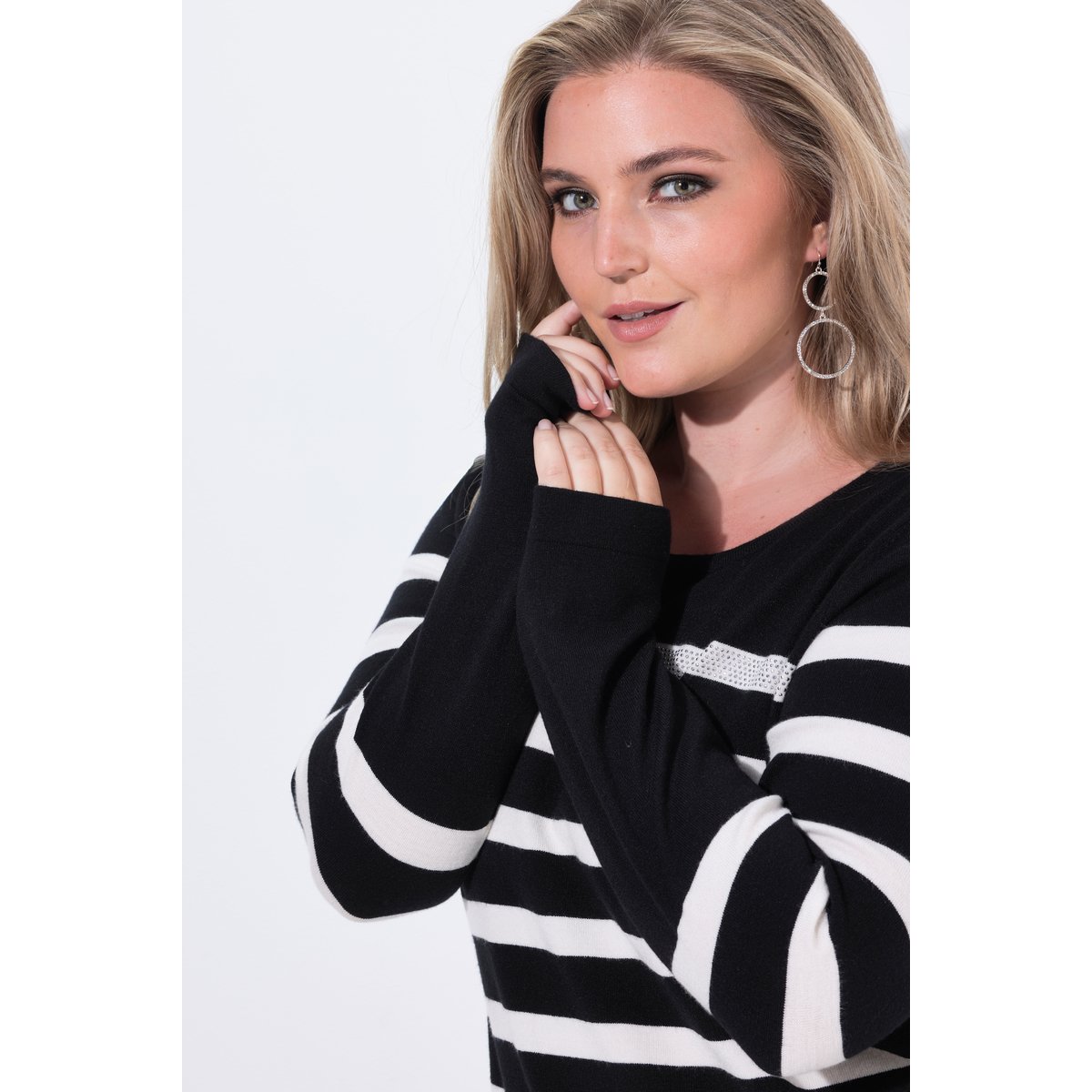 Pull à col rond et manches longues noir, ULLA POPKEN