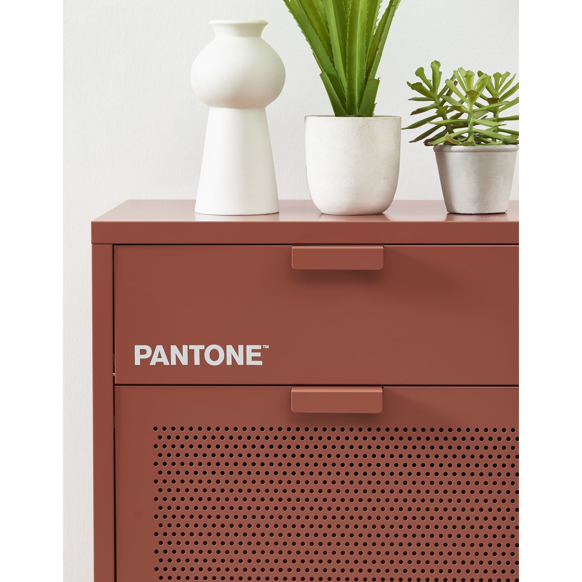 Meuble à chaussures en acier terracotta / tcx 18-1434, PANTONE