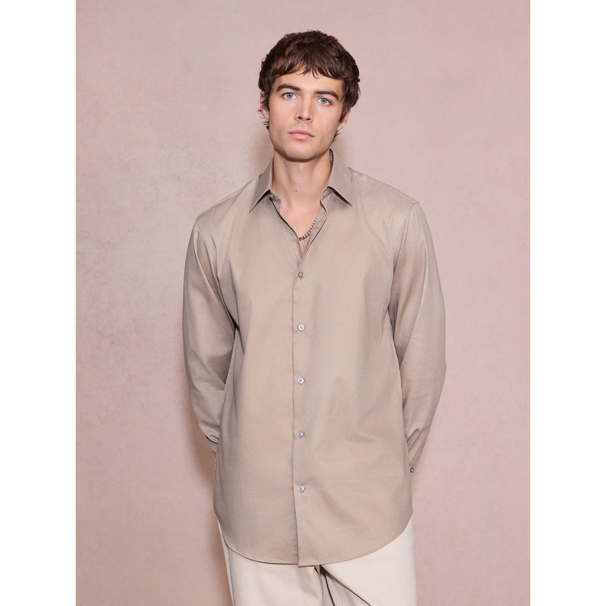 Chemise habillée texturée en coton naturel, NEXT