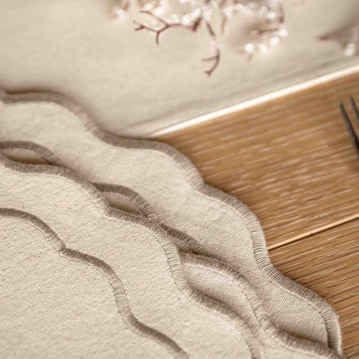 Set of 4 Scalloped Placemats cream, ÉDITÉ