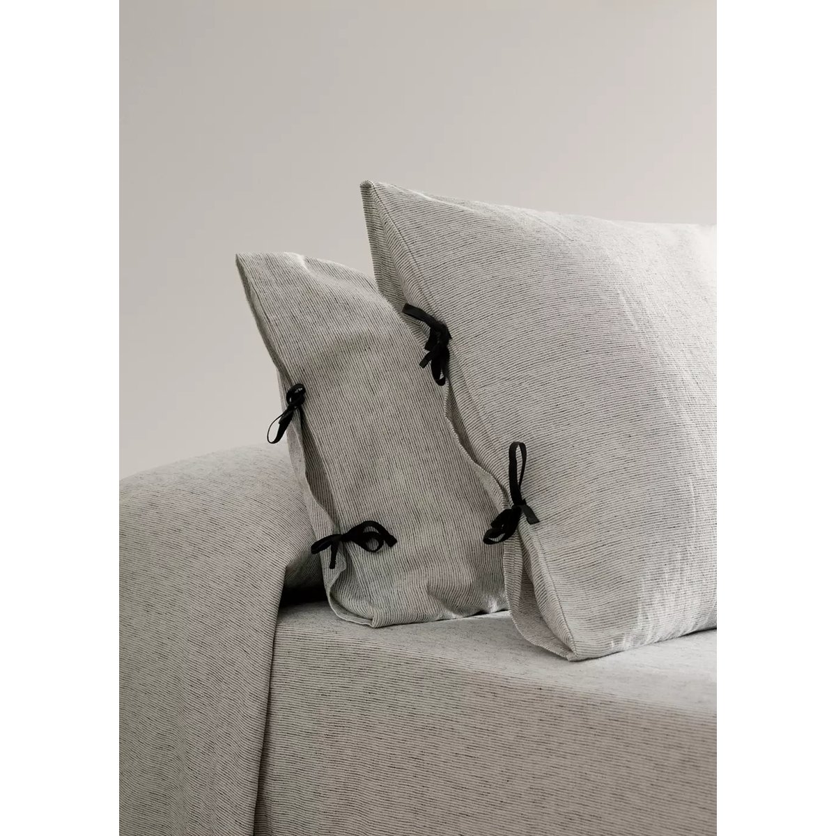 Taie d’oreiller coton lin fermeture à nœuds 45x110 cm gris, MANGO HOME