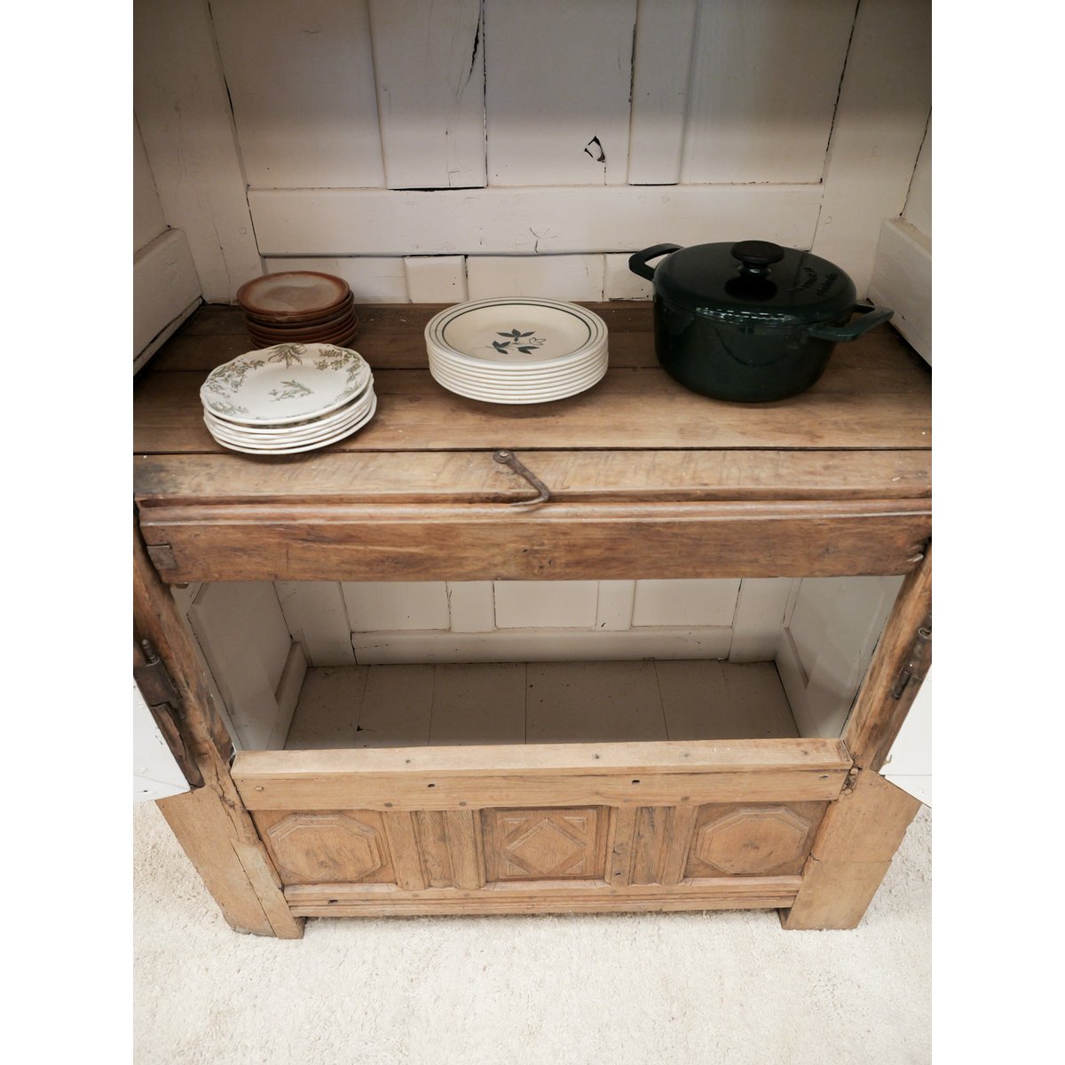 Grande armoire à revisiter Blandine N°519 - Bon état bois clair, DEBONGOUT