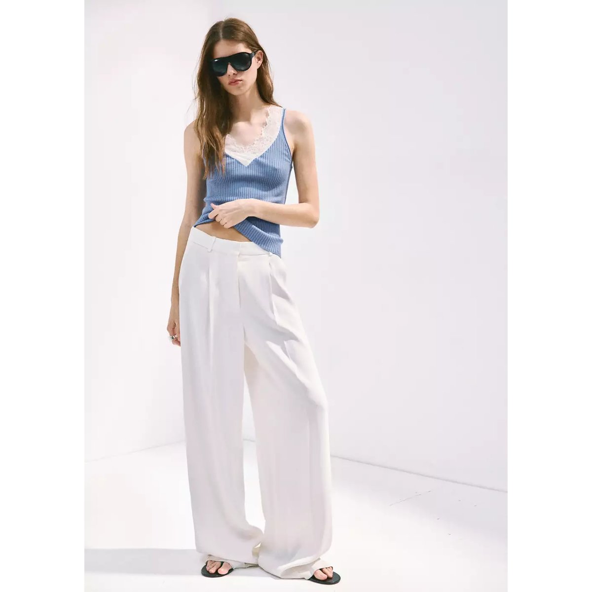 Top Lyocell dentelle bleu ciel, MANGO
