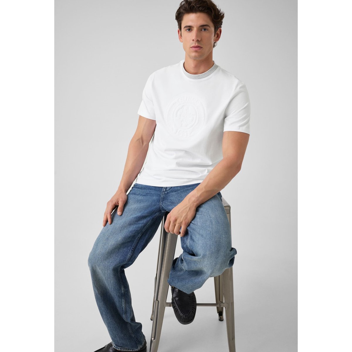 T-Shirt Avec Logo Brodé blanc, GUESS