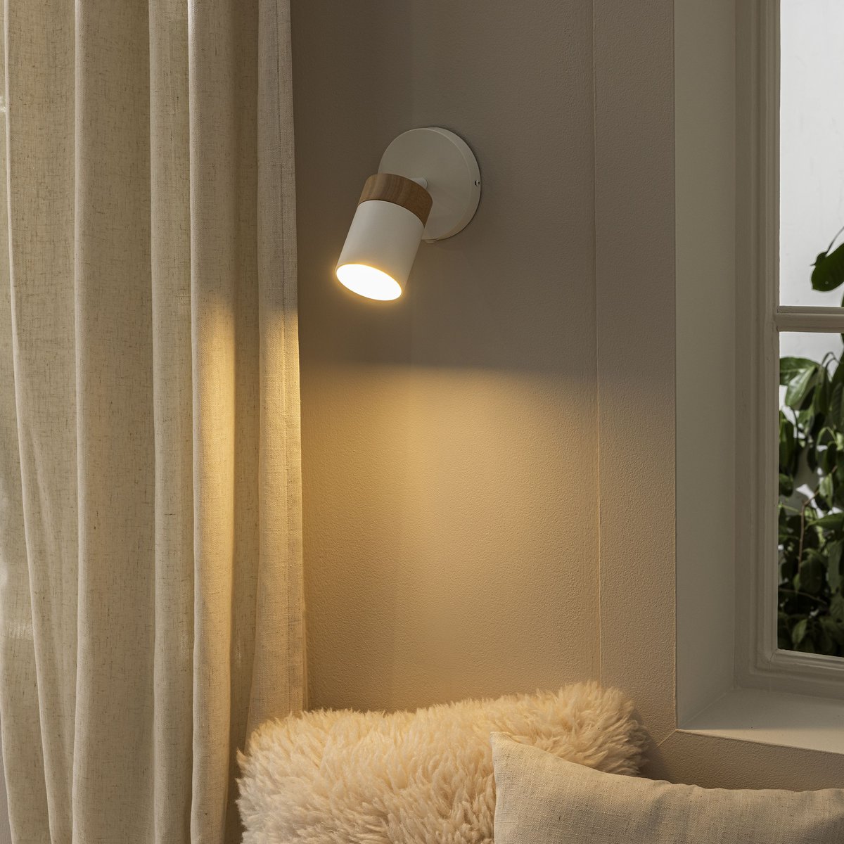 Spot en fer et PVC, TYANNA blanc, INSPIRE
