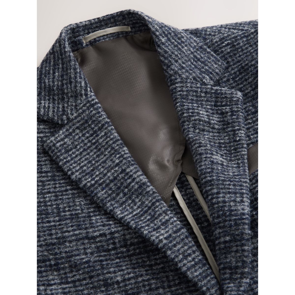 Blazer slim à carreaux texturés avec laine bleu marine, NEXT