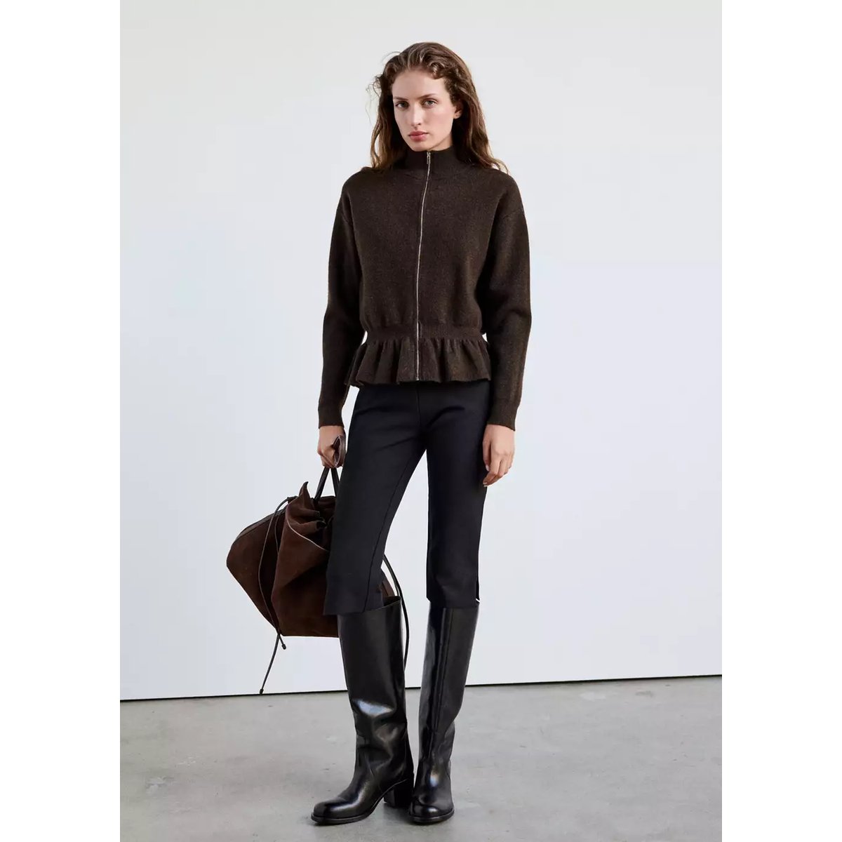 Veste en maille bas froncé chocolat, MANGO
