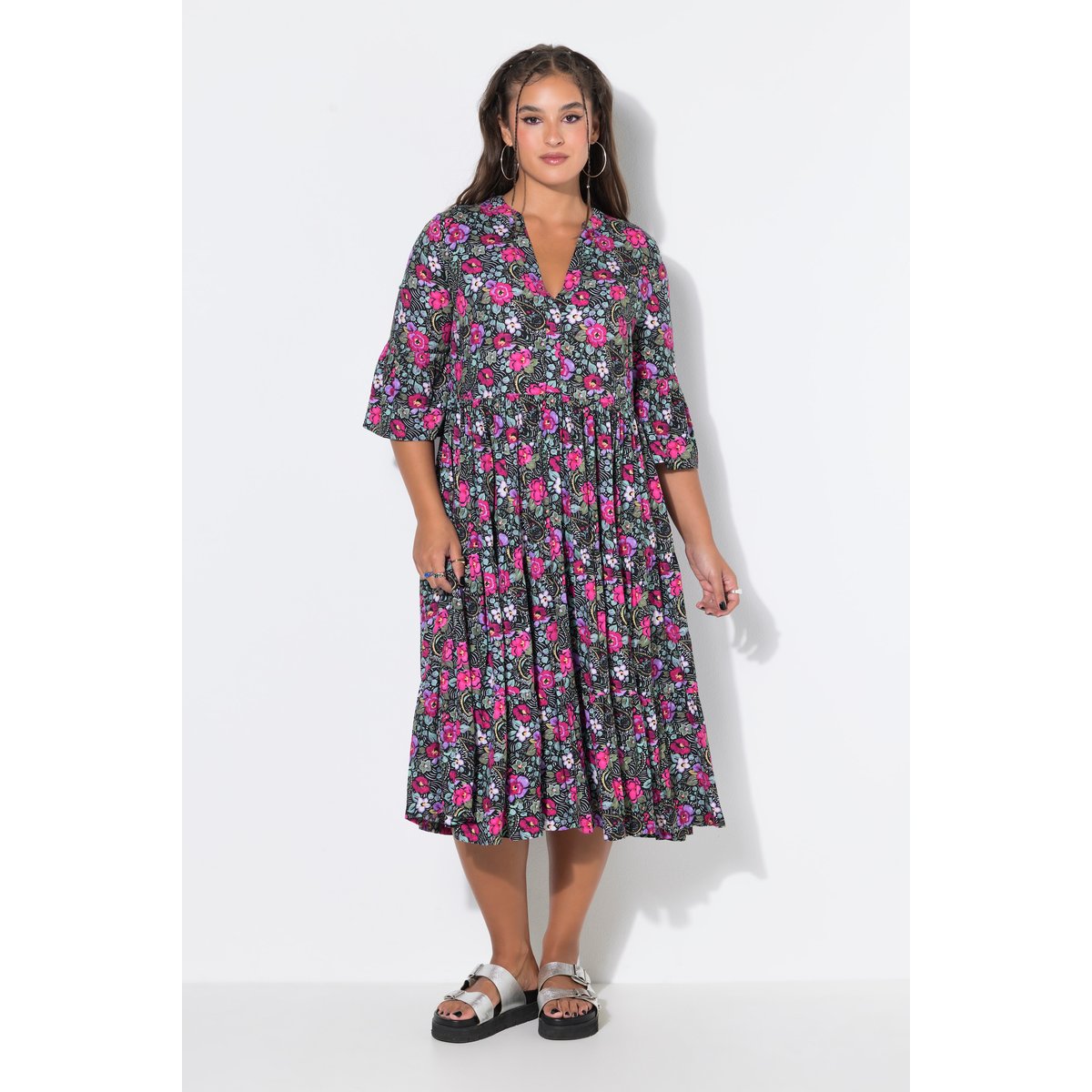 Robe midi, coupe évasée, motif floral noir, STUDIO UNTOLD