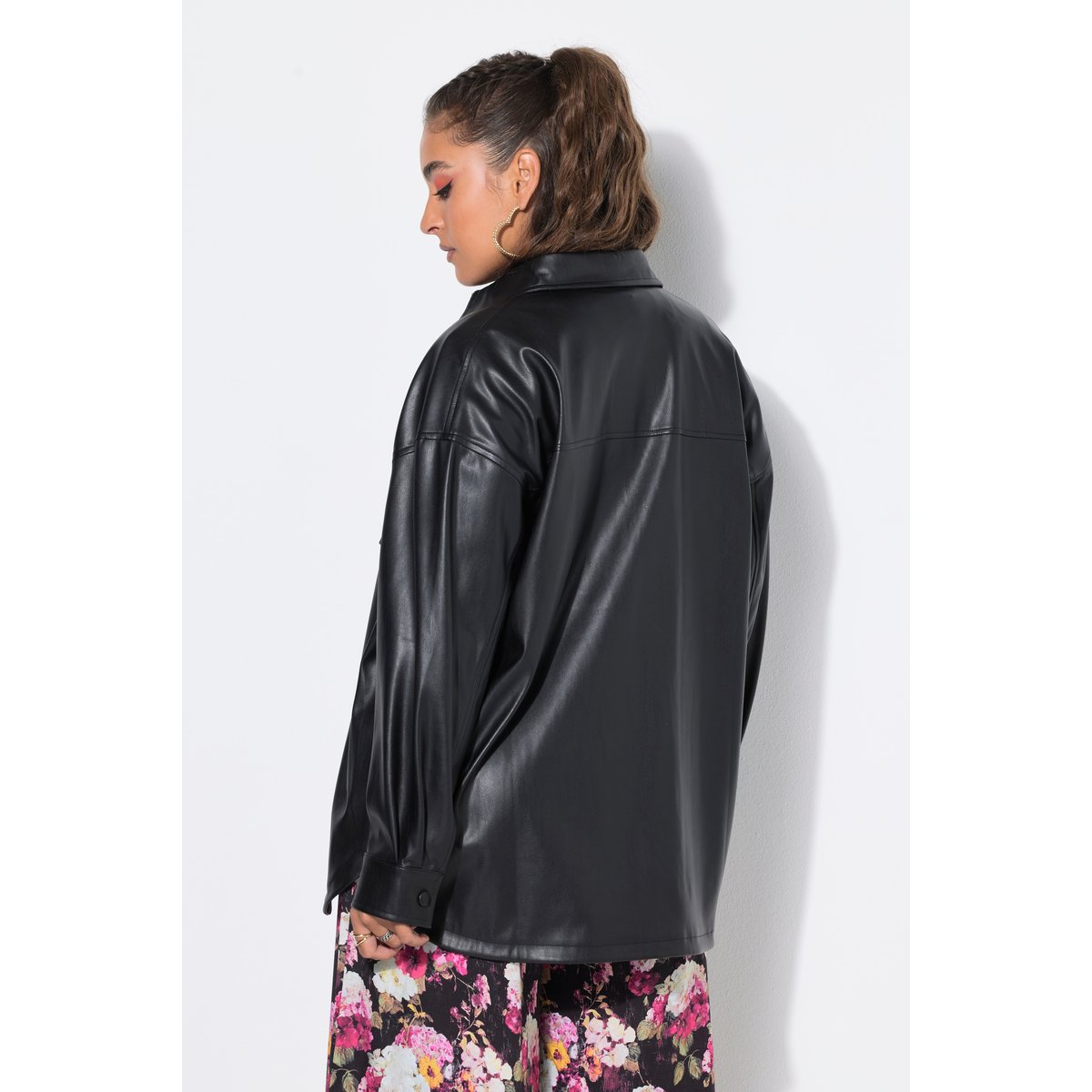 Chemise oversized en similicuir avec poches noir, STUDIO UNTOLD