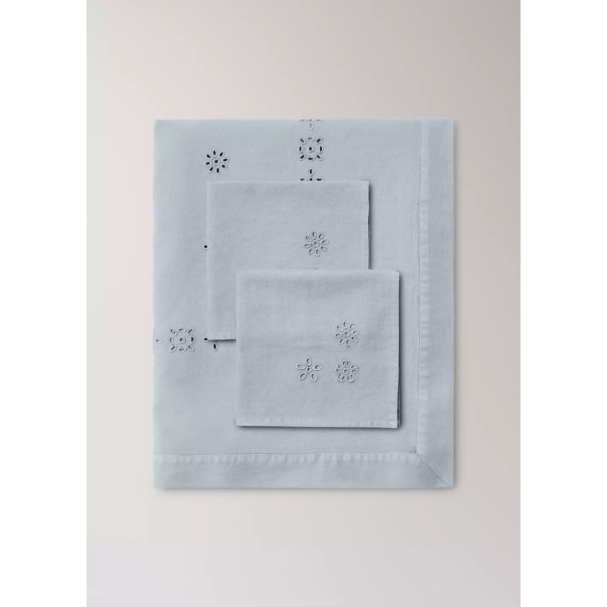 Serviettes brodées motif floral bleu, MANGO HOME