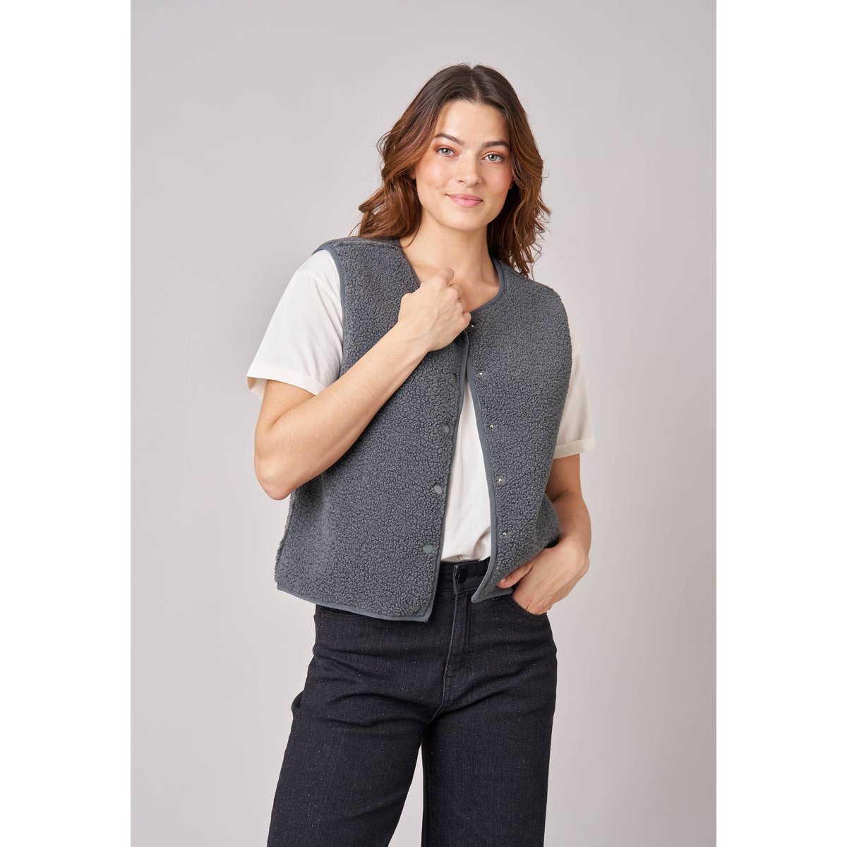 Gilet sans manches femme au toucher doux et texturé OLERA anthracite, DEELUXE
