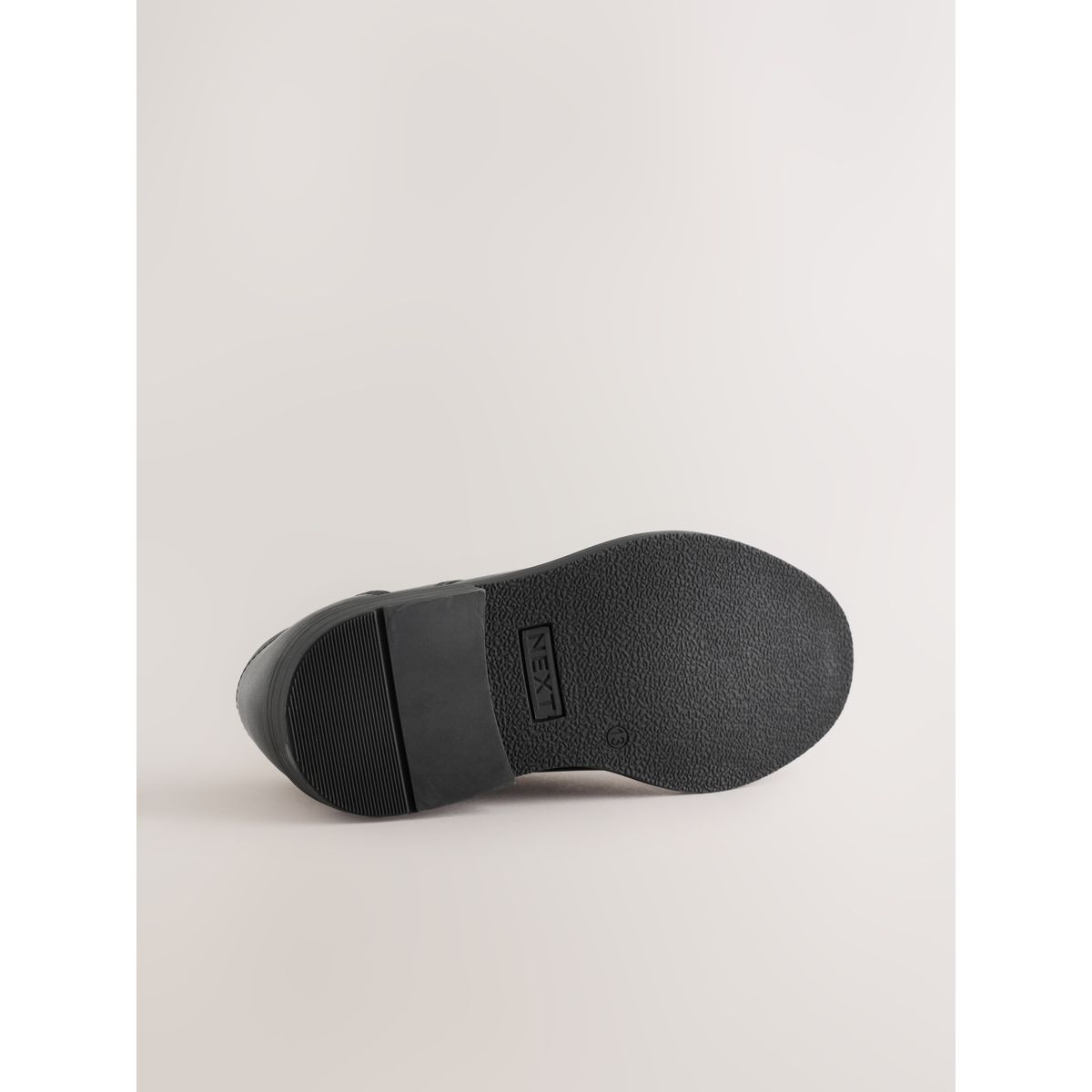 Chaussures d’école à lacets en cuir noir, NEXT