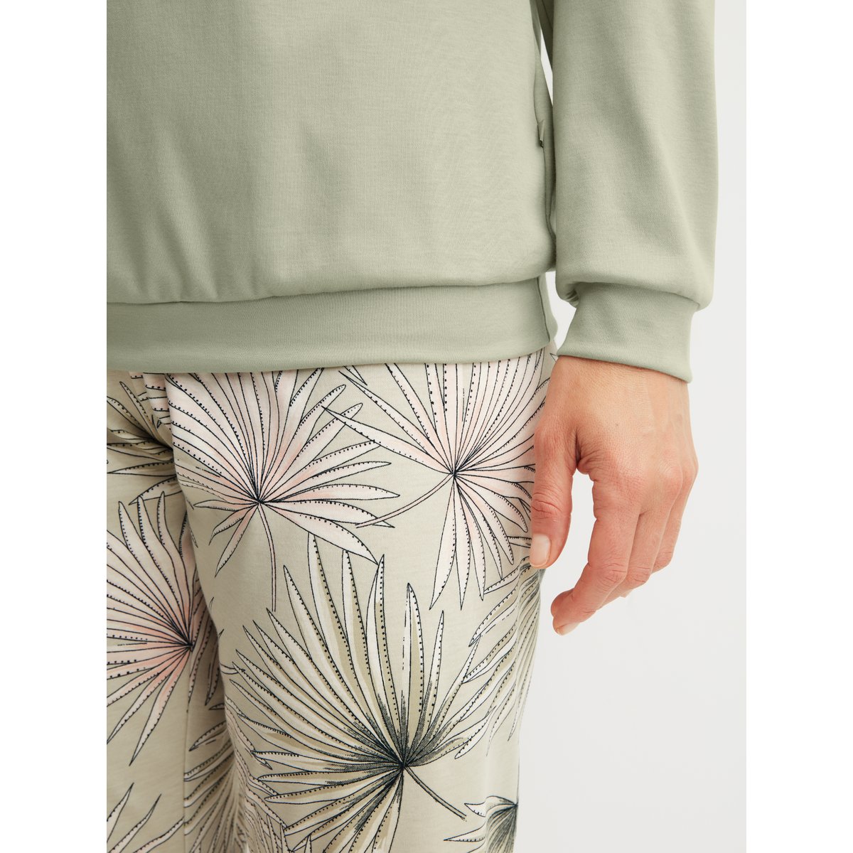 Pyjama à poignets manches longues Coton SPRING FLOWER DREAMS tea green, CALIDA