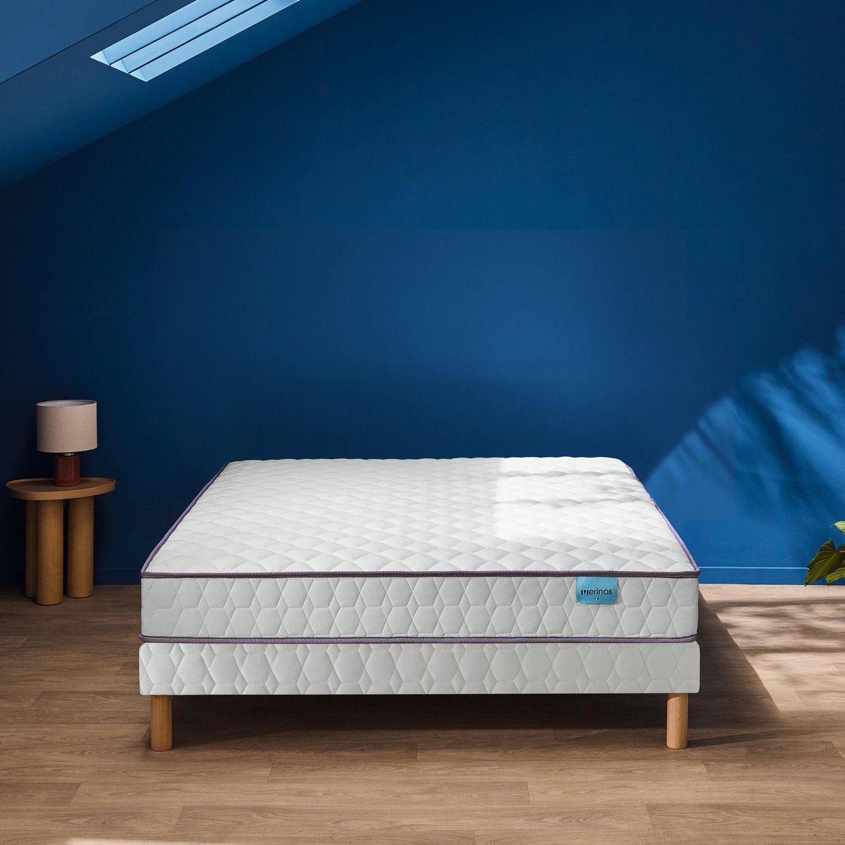 Ensemble matelas ressorts ensachés WELL BED, sommier TWIST et pieds blanc, MERINOS