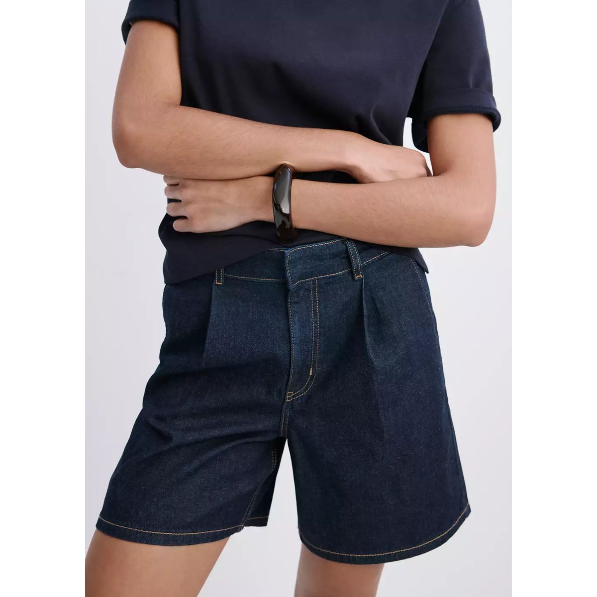 Bermuda en jean taille normale à pinces bleu, MANGO