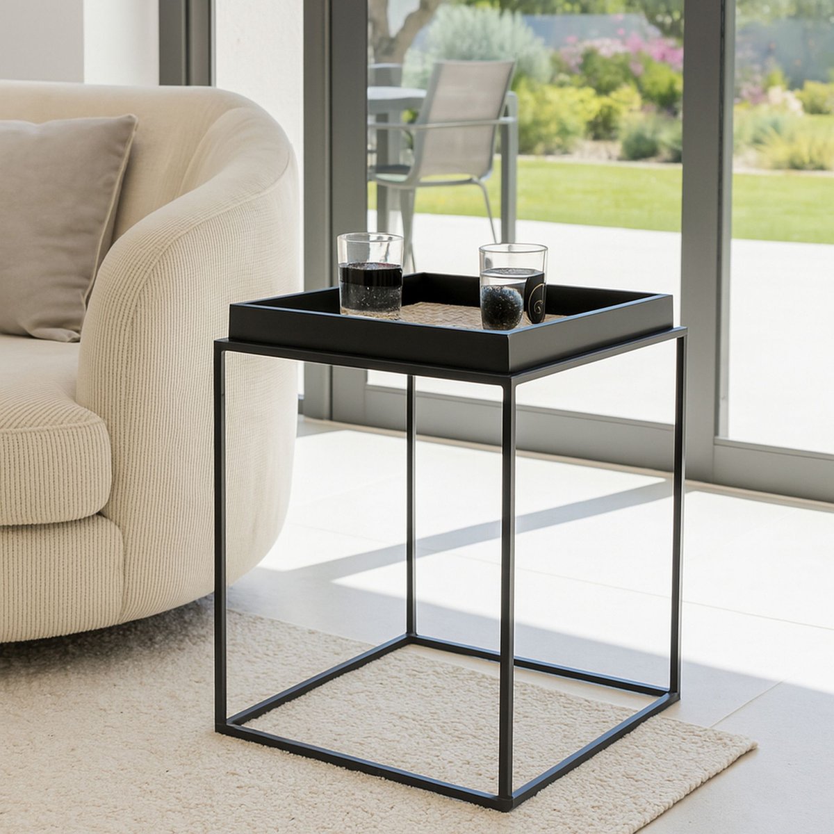 Meuble d'appoint en noix de coco et pieds en métal, LAMAI naturel-noir, NOW'S HOME