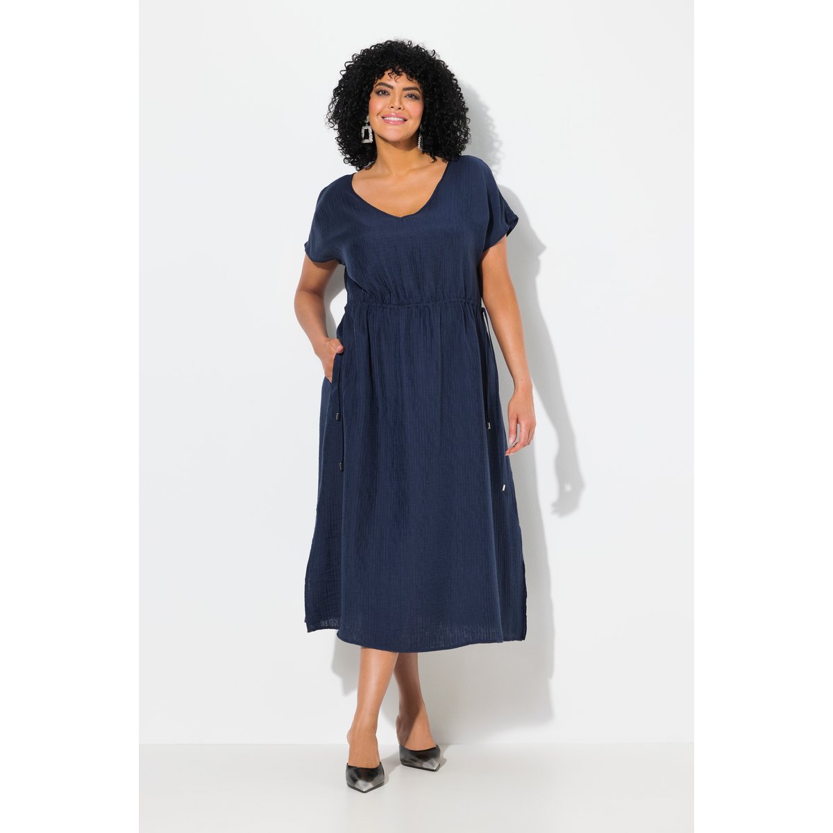Robe maxi sans manches. Décolleté V. Cordon univers, ULLA POPKEN