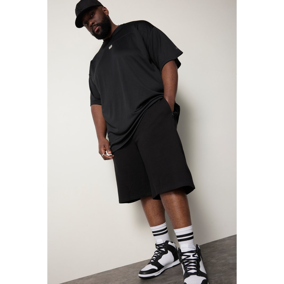 Short en molleton noir, STHUGE