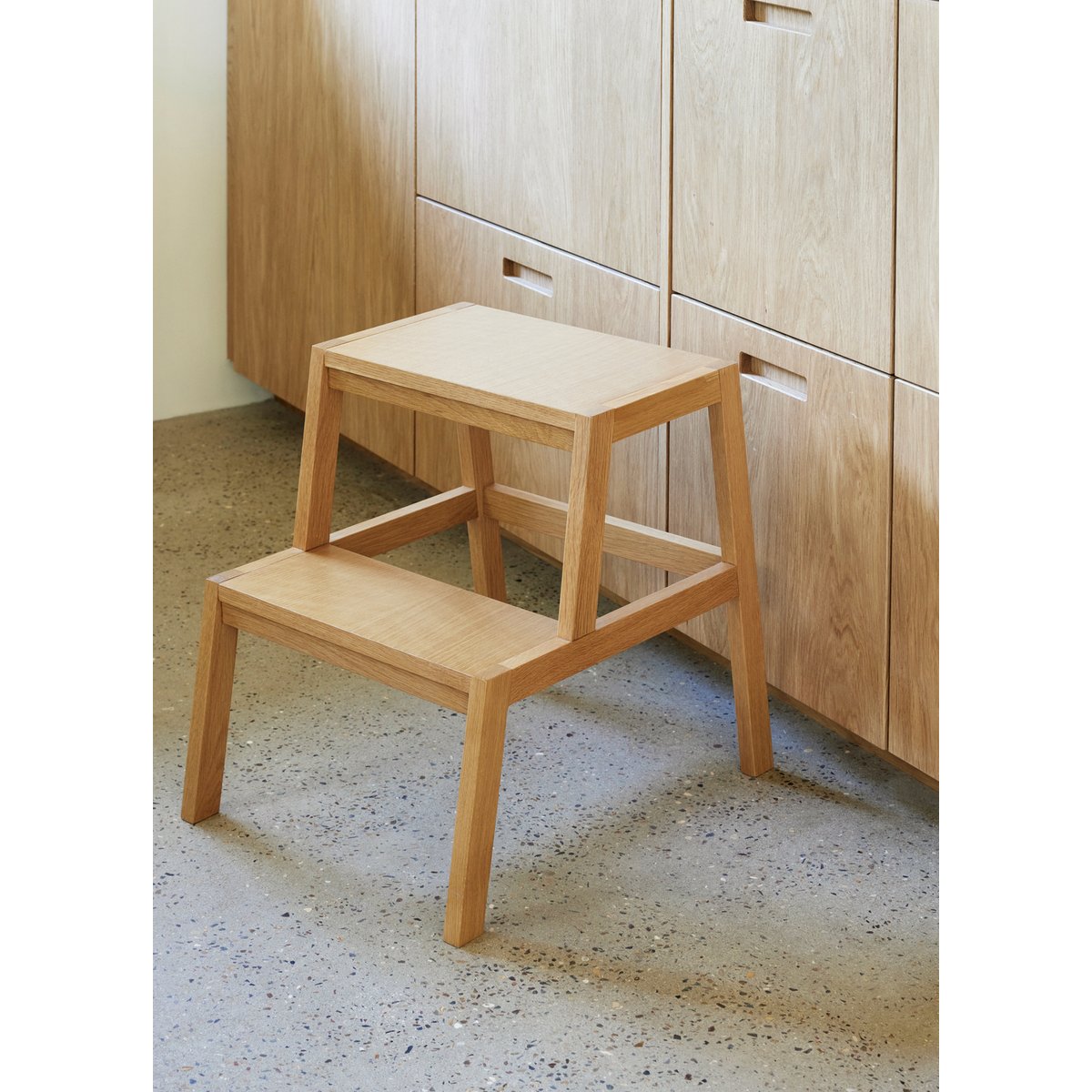 Tabouret en placage de chêne et bois de chêne ALP. naturel, HUBSCH