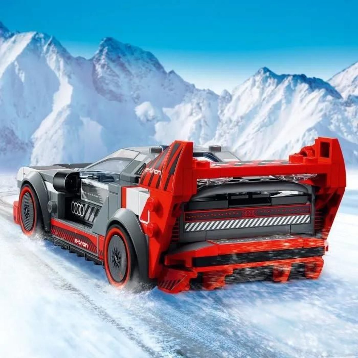 LEGO Speed Champions - Audi S1 e-tron quattro Voiture de Course - 76921 gris et rouge, LEGO