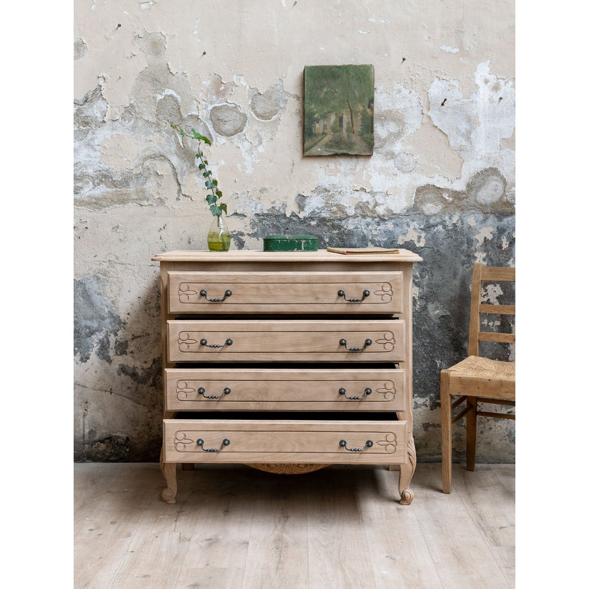 Commode en bois moulurée Garance N°773 - Bon état bois clair, DEBONGOUT